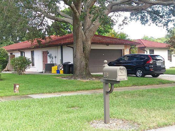 2nd image of 118 Pine Hill Trl W