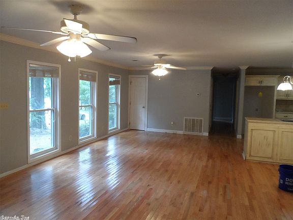 5th image of 144 Kreylon Dr