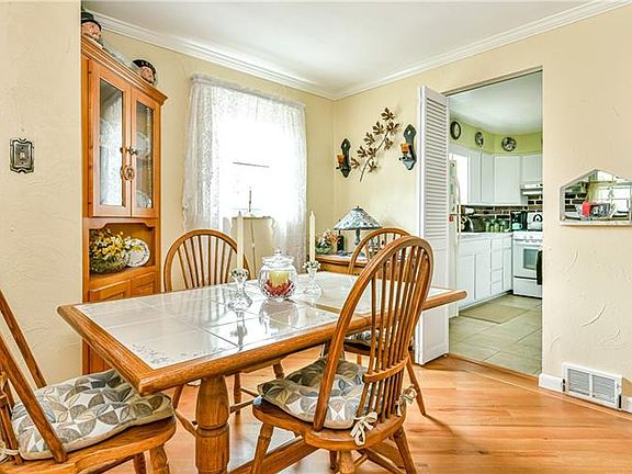 5th image of 2836 Bella Vista Dr