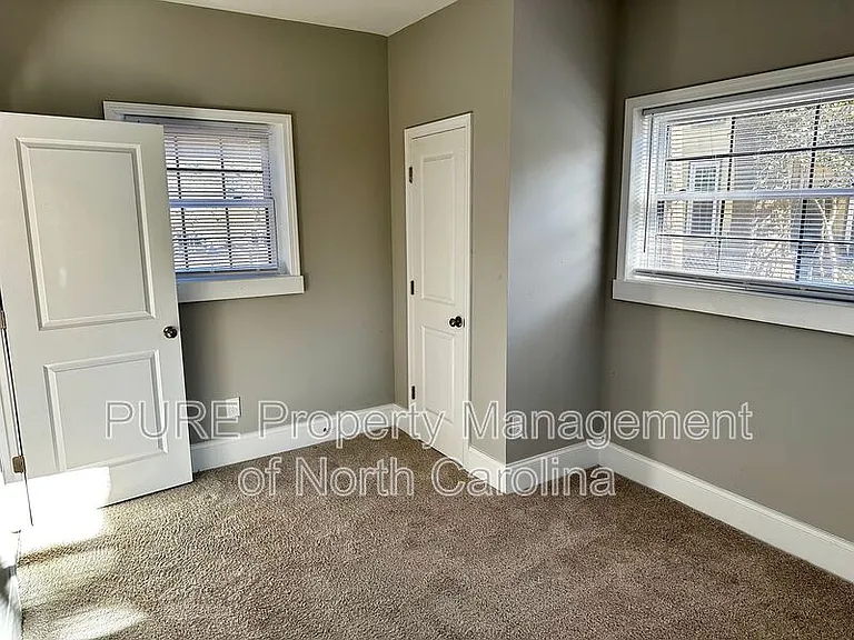 708 Union St S — Photo 33