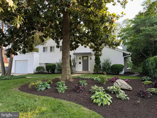 1017 Croton Dr, Alexandria, VA 22308