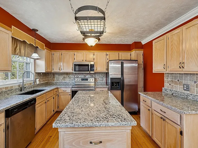 7424 George Gaines Rd — Photo 3