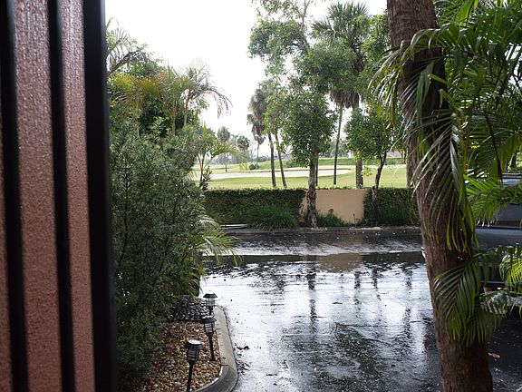 Front facing golf course 