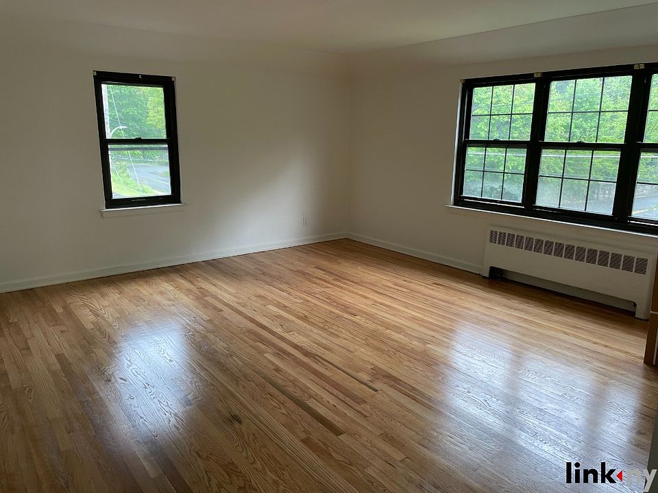 1st image of 367 Park View Ave APT 2