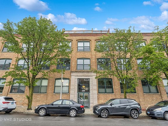 2nd image of 3201 N Ravenswood Ave APT 203