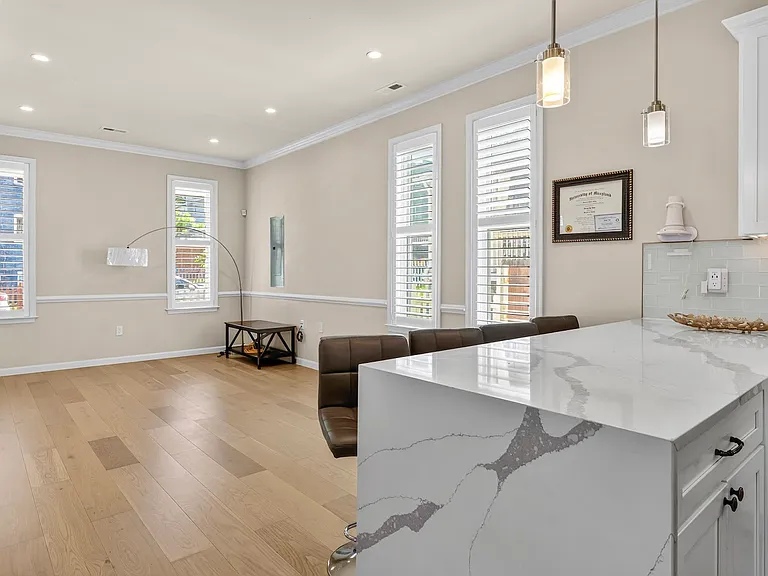 1303 Maple View Pl SE — Photo 21
