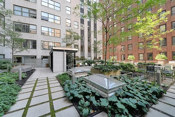 Rented by Brown Harris Stevens | media 31