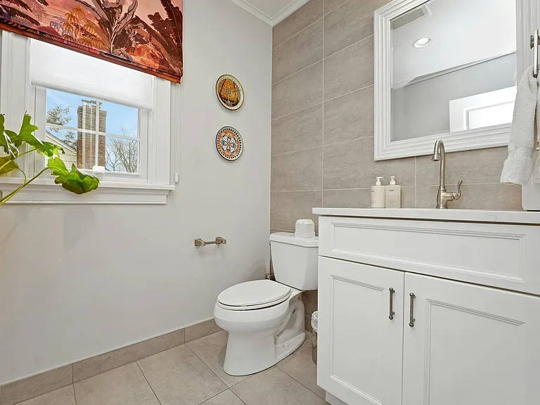 41 Fairview Ave — Photo 45