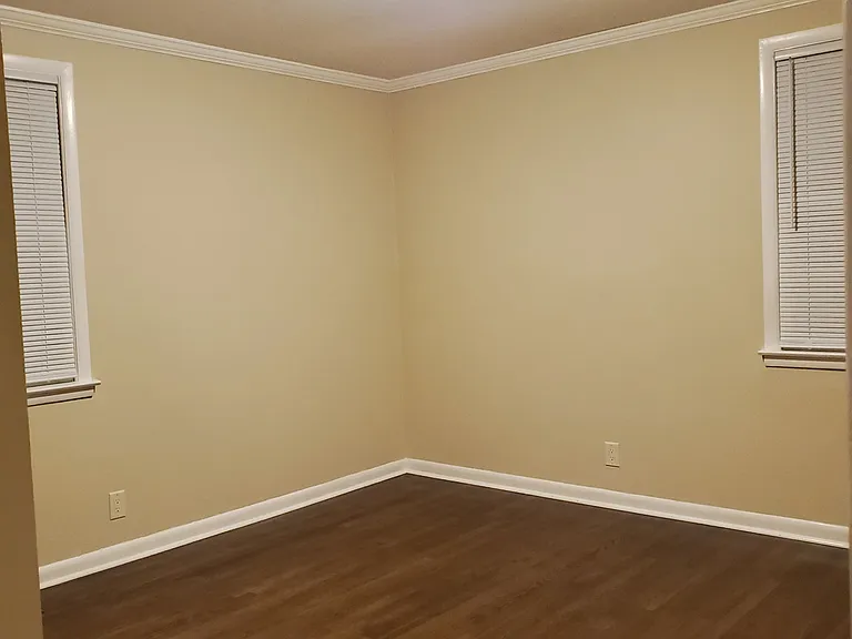 303 Pleasant Dr — Photo 14