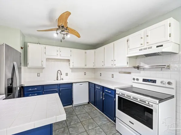 3135 Notre Dame Dr, Gulf Breeze, FL 32563