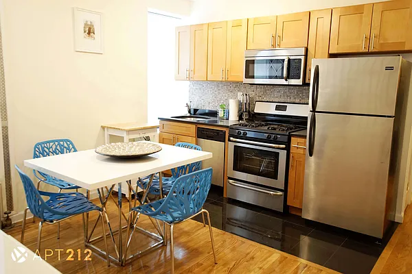 Rented by APT212 INC | media 21