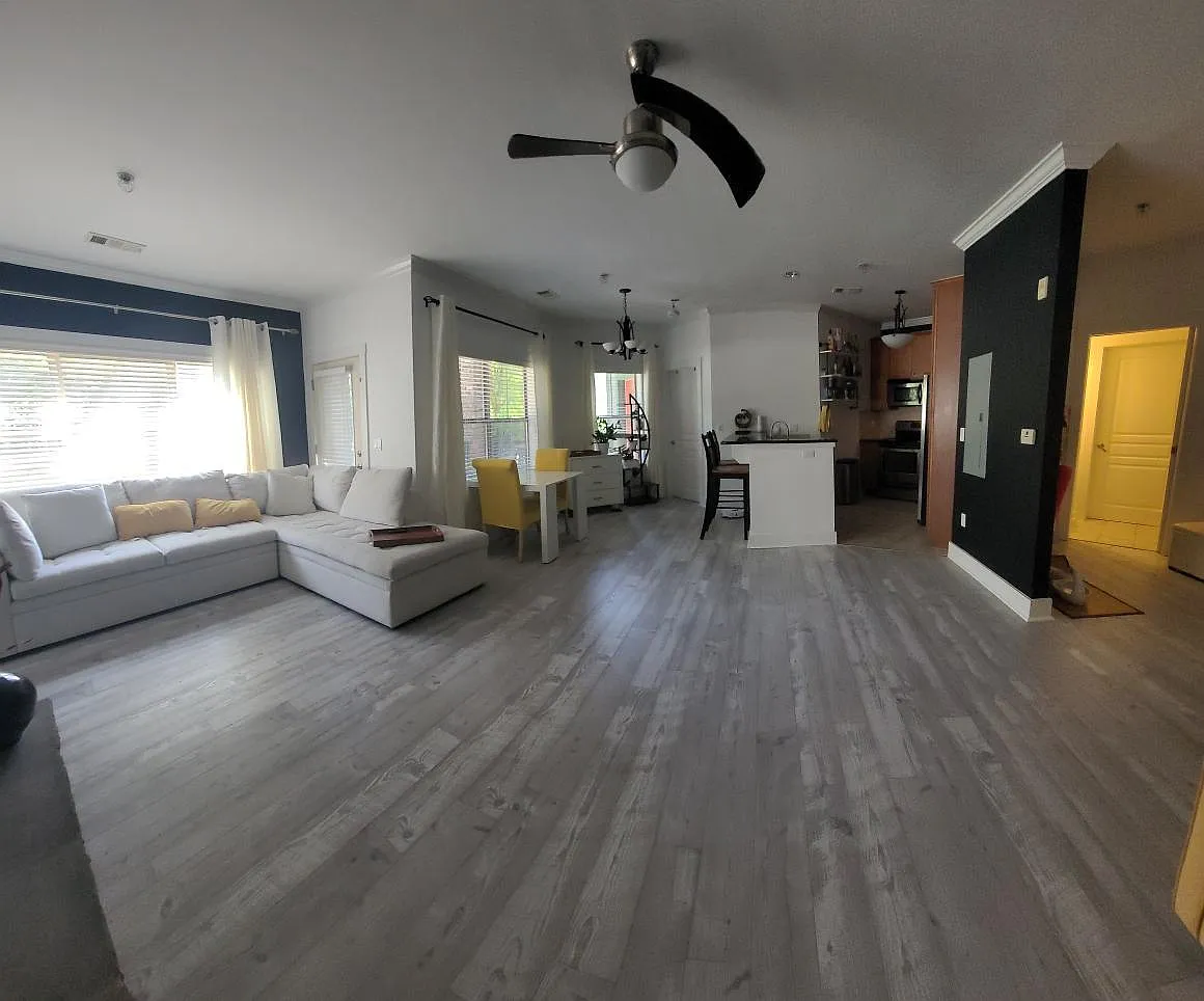 1 bed, 1.5 bath, 1012 sqft, $1,595 — Photo 2