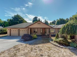 65 Laurel Glen Rd, Hydesville, CA 95547