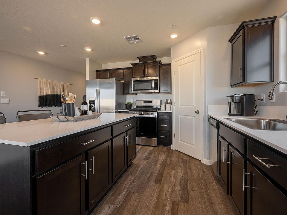 2nd image of 7408 Seulveda Ct