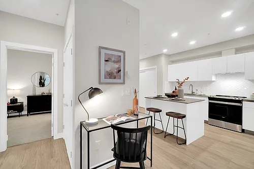 411 Despard Ave W Photo 1