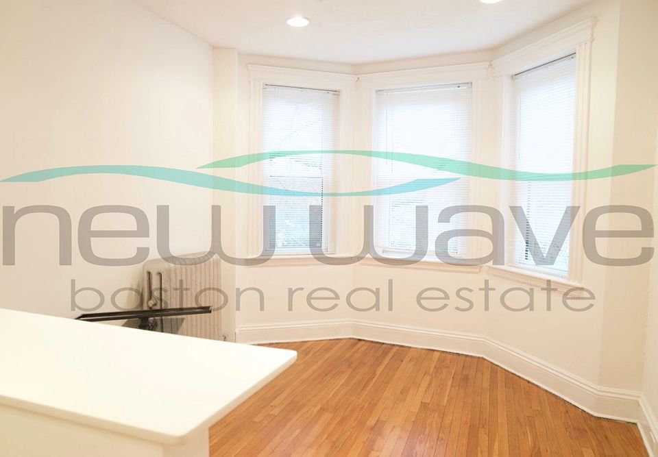 1st image of 151 Park Dr #18