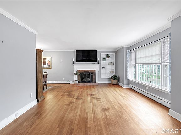 5th image of 7 Thorburn Avenue