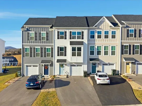 14 Iron Horse Ln, Fishersville, VA 22939