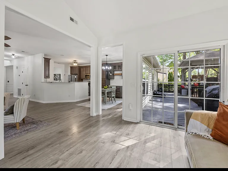 1317 Shimmer Light Cir — Photo 16