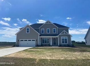 2740 Windflower Ln, Grimesland, NC 27837