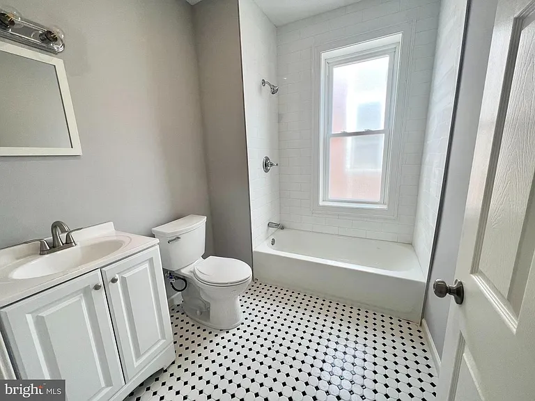 5532 Chancellor St — Photo 7