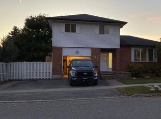 121 Chieftain Cres, Barrie, ON L4N6J2