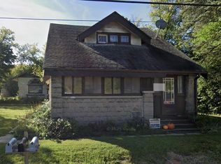 5117 W Donges Bay Rd, Mequon, WI 53092