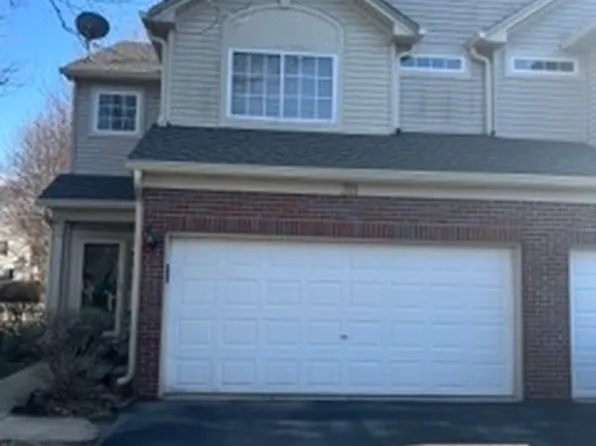 311 Abington Woods Dr, Aurora, IL 60502