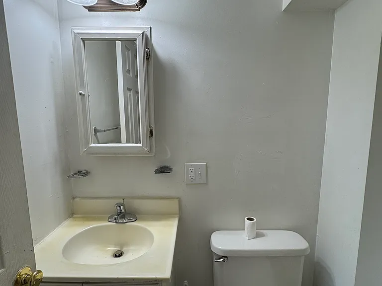 141 W 15th St #247 — Photo 14