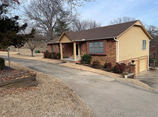 1511 Luker Ln, Sapulpa, OK 74066