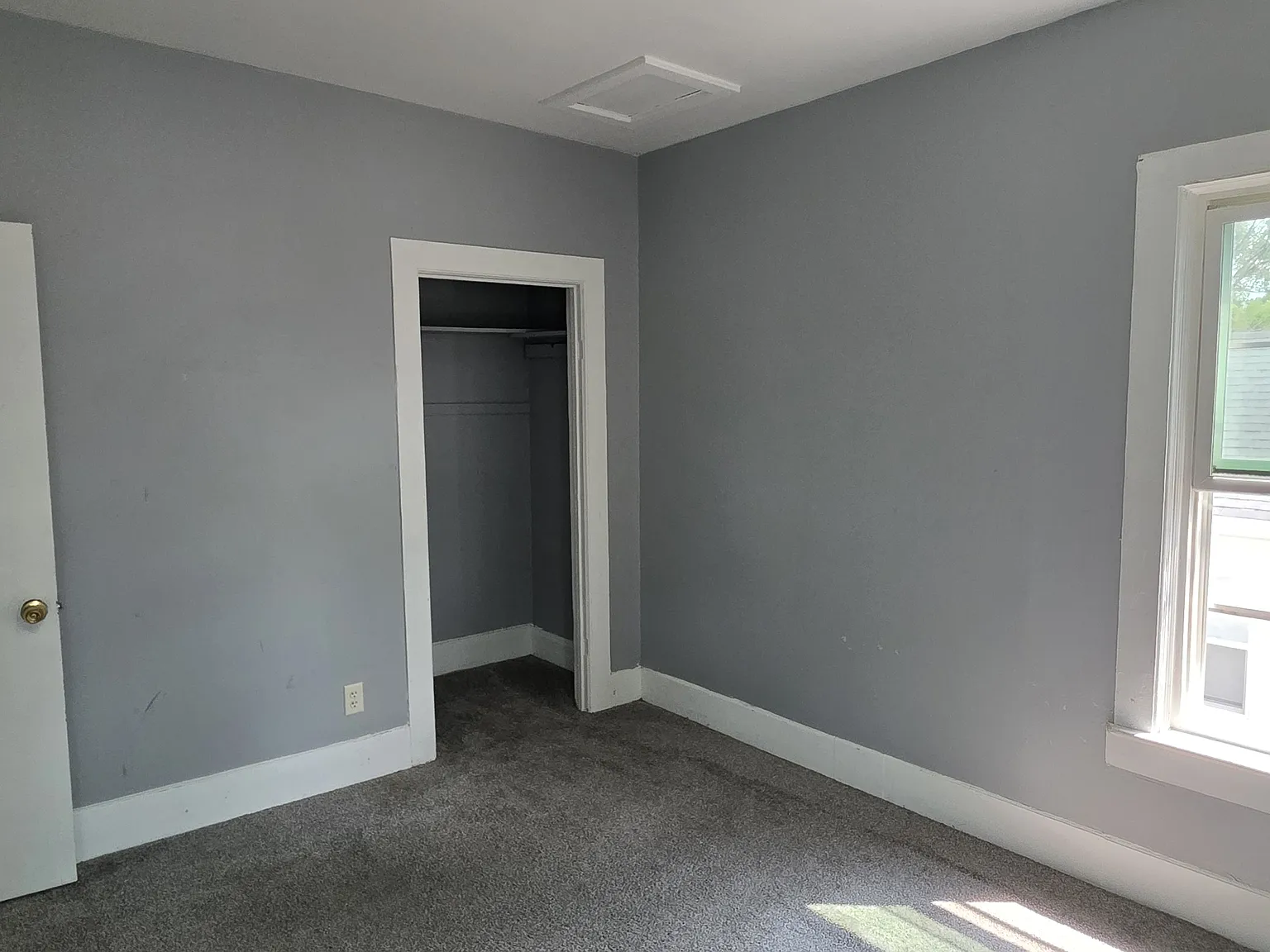 2 bed, 1000 sqft, $1,050 — Photo 4