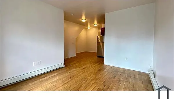 3 bed, 1000 sqft, $3,551 — Photo 2