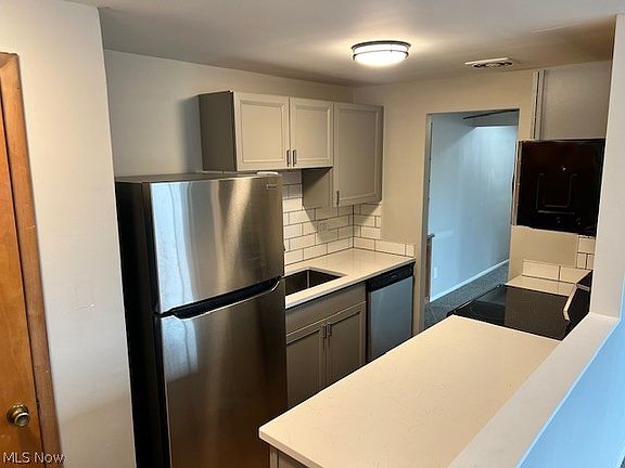 4th image of 20550 Detroit Rd APT 6