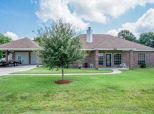 7102 Mikes St, Wallis, TX 77485