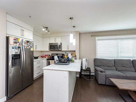 4th image of 302 Skyview Ranch Dr NE