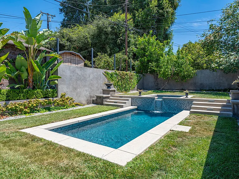 614 N Glendora Ave — Photo 23