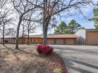 702 Will Morgan Rd, Muldrow, OK 74948