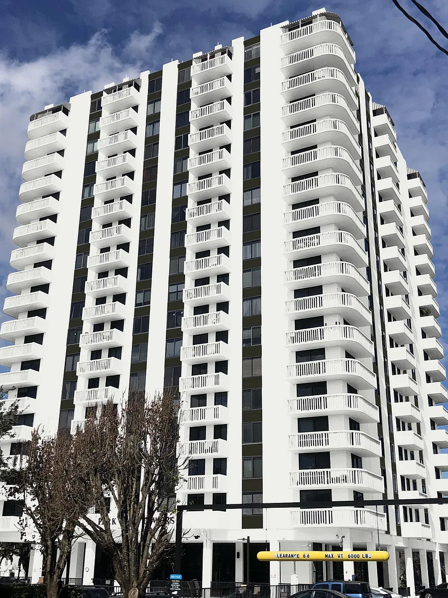 Building Photo - 400 E Colonial Dr #603