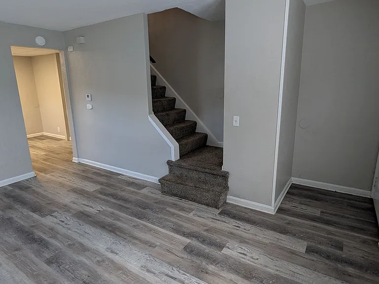 1341 20th St NE — Photo 3
