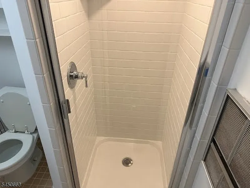3 bed, 2.0 bath, $4,650 — Photo 4