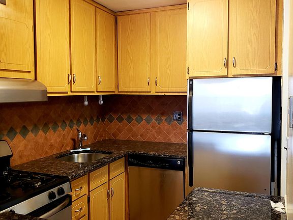 2nd image of 7100 Kennedy Blvd E APT 1K