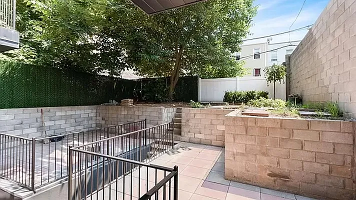 Rented by Nooklyn NYC LLC | media 19