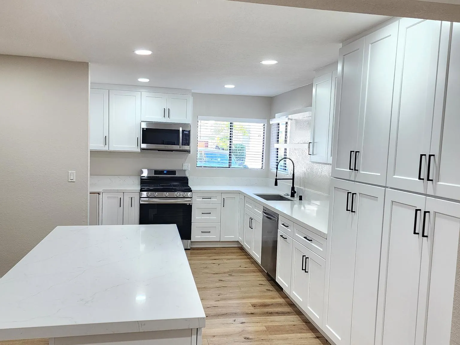 2 bed, 1.5 bath, 1200 sqft, $3,600 — Photo 3