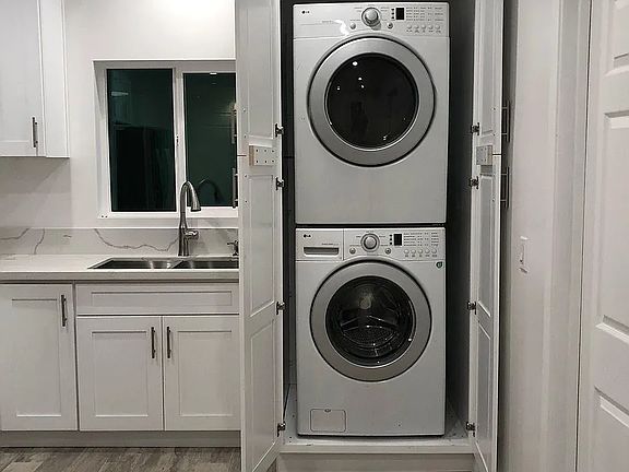 5th image of 22838 Mariano St