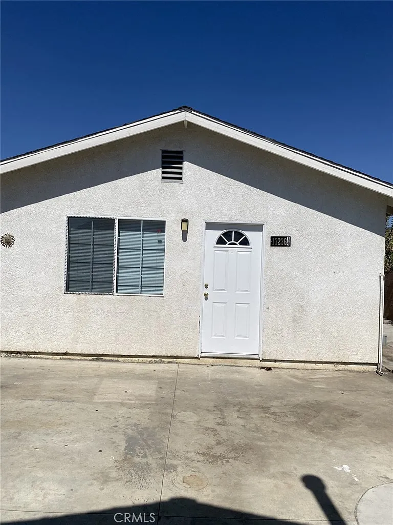 2 bed, 800 sqft, $2,600 — Photo 1