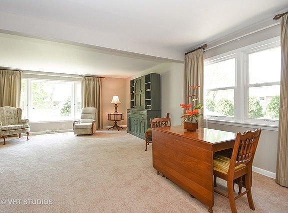 5th image of 20435 Greenwood Dr