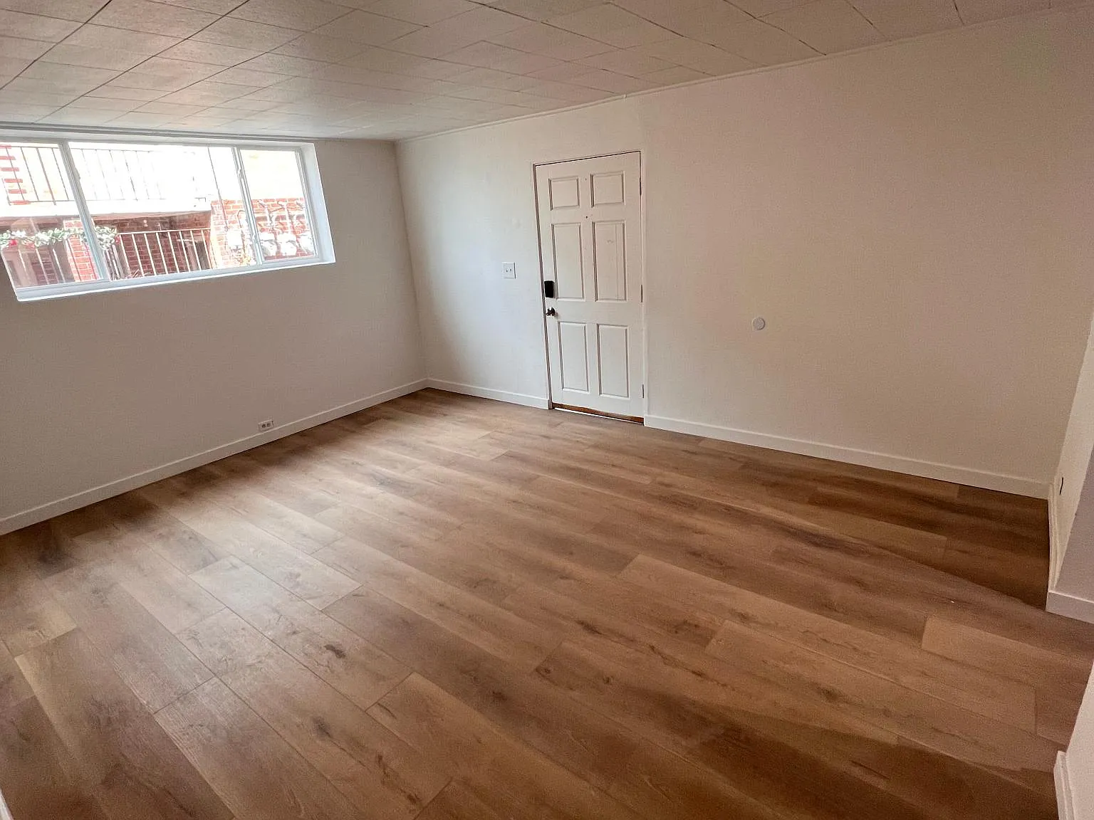 2 bed, 850 sqft, $1,600 — Photo 2