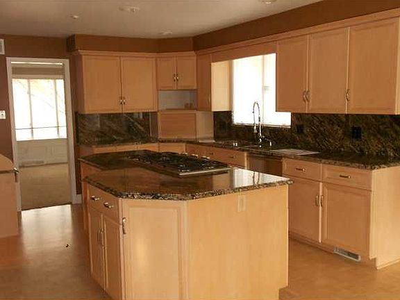 3rd image of 107 Foxwood Ln