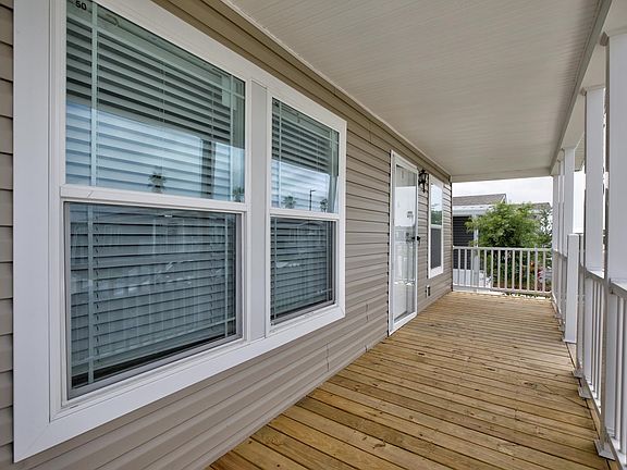 Exterior Image-2-Clayton 3 JV Sebring Square