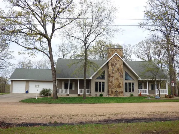 25288 Cedar Crest Dr, Hermitage, MO 65668